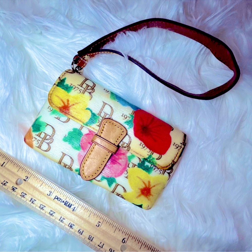 GORGEOUS FLORAL Dooney & Burke D&B durable coated canvas JANINE collection NWOT